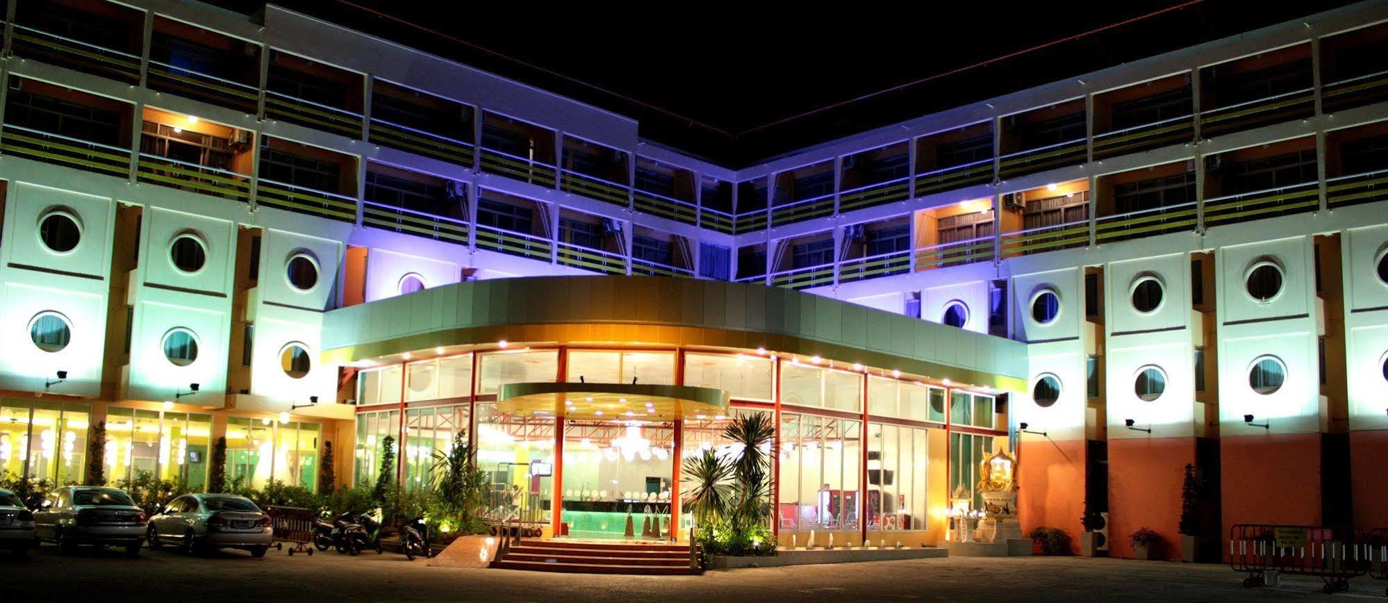 Hotel Bella Express Pattaya Exterior foto